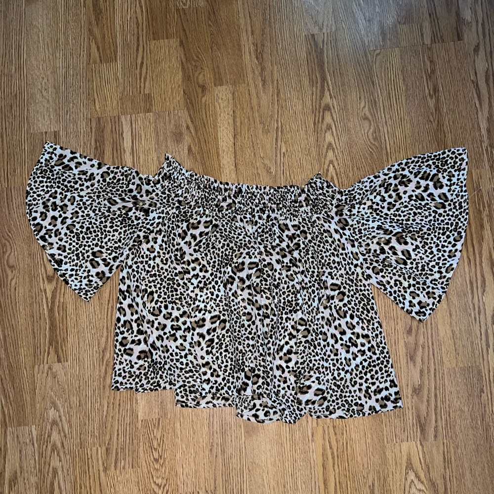 Off the Shoulder Leopard Shirt